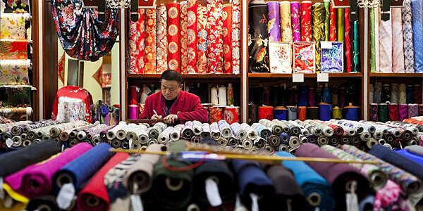 silk shop seller