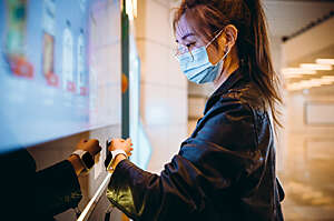 China - East Asia, Japan, Singapore, Mobile Phone, Financial Bill, Paying, Smart Watch, Wearable Computer, Contactless Payment